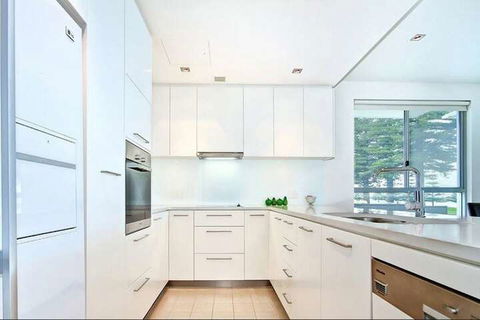 Breeze Beachfront Apartments - Accommodation Mermaid Beach 6