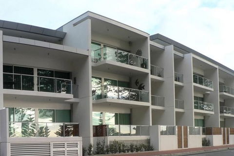 Breeze Beachfront Apartments - Accommodation Mermaid Beach 2