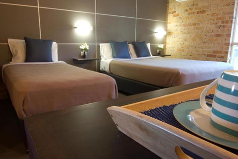Lakeview Hotel Motel - Accommodation Mermaid Beach 3