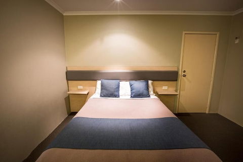 Lakeview Hotel Motel - Accommodation Mermaid Beach 1