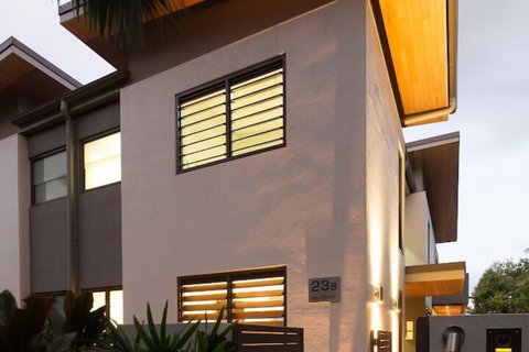 Villa Mercedes Luxury Villa - Accommodation Mermaid Beach 1