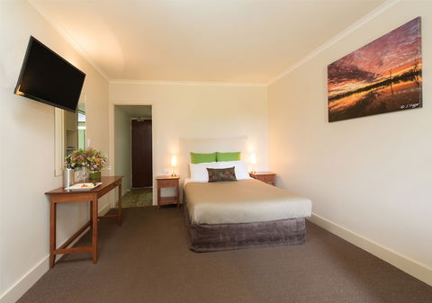 Renmark Resort - Accommodation Mermaid Beach 4