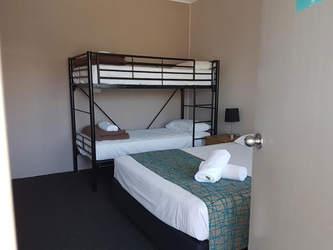 Gateshead Tavern Motel - Accommodation Mermaid Beach 2