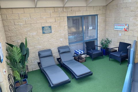 Motel On A'beckett - Accommodation Mermaid Beach 1