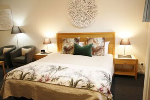 Motel On A'beckett - Accommodation Mermaid Beach 0