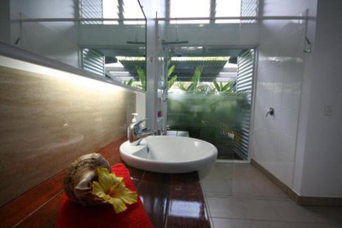 Hove To B & B - Accommodation Mermaid Beach 4