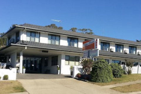 White Manor Motel - Accommodation Mermaid Beach 0