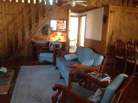 A Country Barn Retreat - Accommodation Mermaid Beach 4