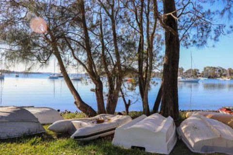 Lakefront Simplicity - Accommodation Mermaid Beach 1