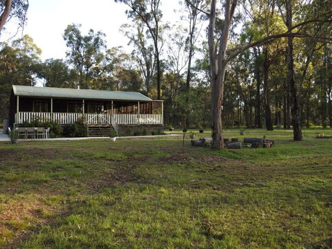 Kangaroo Cottage Cute Accom In Bushland Setting - Accommodation Mermaid Beach 5