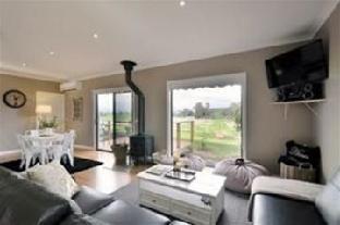 Traquair Estate - Accommodation Mermaid Beach 4