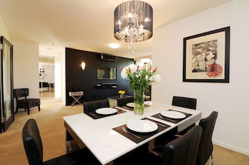 The Ivy On Munro - Rejuvenate Stays - Accommodation Mermaid Beach 2