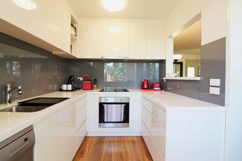 The Ivy On Munro - Rejuvenate Stays - Accommodation Mermaid Beach 4