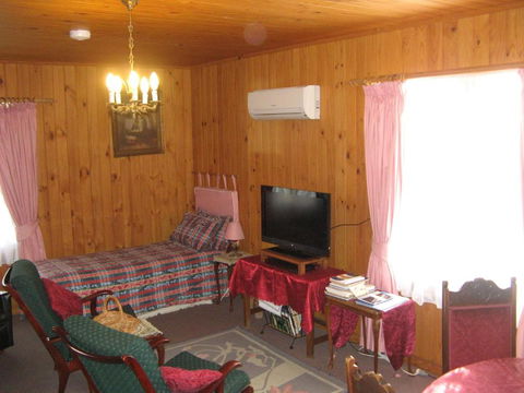 The Grove Cottages - Accommodation Mermaid Beach 5