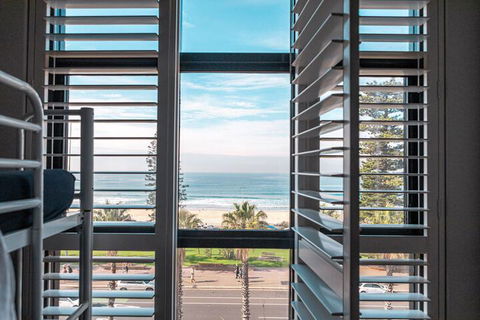 Wake Up! Bondi Beach - Accommodation Mermaid Beach 4