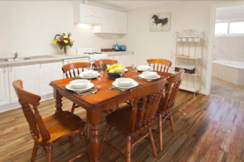Brookfield Guesthouse - Accommodation Mermaid Beach 1