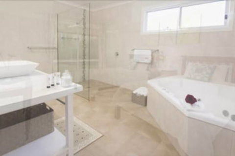 Brookfield Guesthouse - Accommodation Mermaid Beach 4