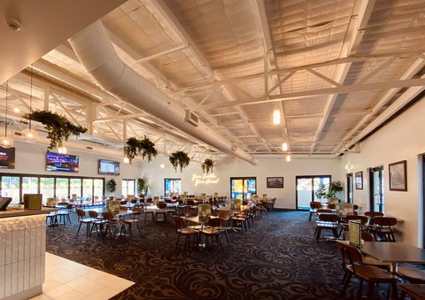 The Windsor Castle Hotel - Accommodation Mermaid Beach 5