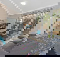 Sun Worship Crescent Head - Accommodation Mermaid Beach