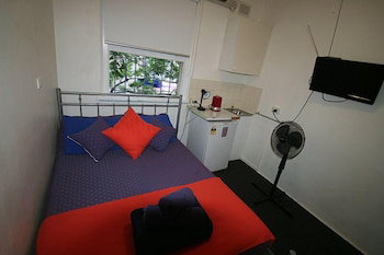 Zing Backpackers - Accommodation Mermaid Beach 1