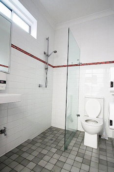 Zing Backpackers - Accommodation Mermaid Beach 5