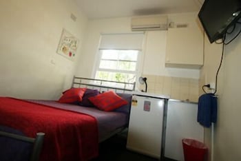 Zing Backpackers - Accommodation Mermaid Beach 6