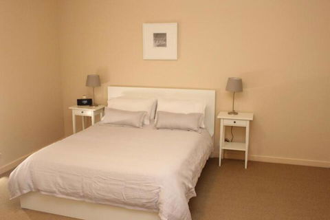 The Lighthouse Beachfront Accommodation - Accommodation Mermaid Beach 5