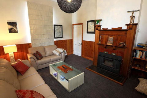 At The Beach & Not Quite At The Beach Holiday Cottages Stanley - Accommodation Mermaid Beach 2
