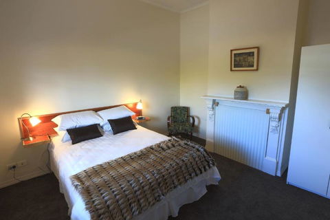 At The Beach & Not Quite At The Beach Holiday Cottages Stanley - Accommodation Mermaid Beach 1