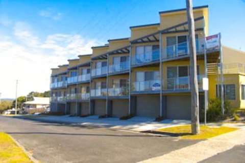 Seaspray Apartments - Accommodation Mermaid Beach 0