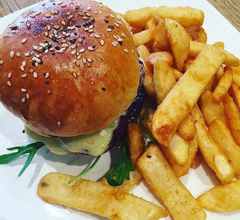 Hong Kong Restaurant - Accommodation Mermaid Beach 3