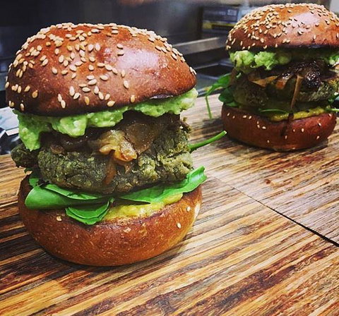 Crest Birubi Beach - Accommodation Mermaid Beach 2