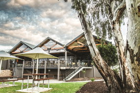 Mannum Restaurants and Takeaway Accommodation Mermaid Beach Accommodation Mermaid Beach