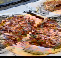 Queens Pizza - Accommodation Mermaid Beach