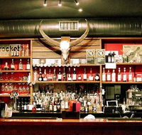 Tin Cat Cafe Restaurant and Gallery - Accommodation Mermaid Beach