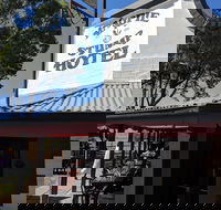 Magpie and Stump Hotel - Accommodation Mermaid Beach