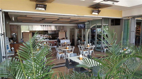 Caloundra Hotel - Accommodation Mermaid Beach 0