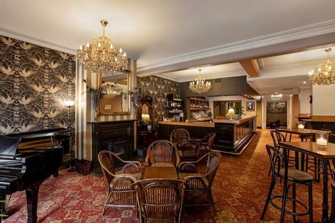 The Orient Bar & Dining Room - Accommodation Mermaid Beach 0