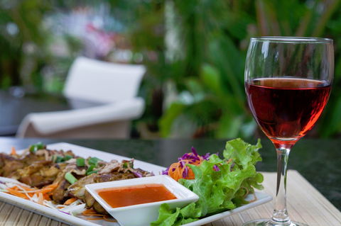 KB Thai - Accommodation Mermaid Beach 1