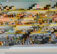 Snapper Rocks Bar  Kitchen - Accommodation Mermaid Beach