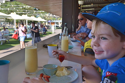 Snapper Rocks Bar & Kitchen - Accommodation Mermaid Beach 2