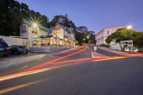 Bushman's - Accommodation Mermaid Beach 0