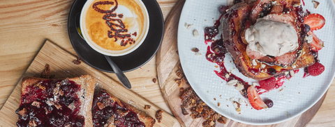 Dizy's - Accommodation Mermaid Beach 1