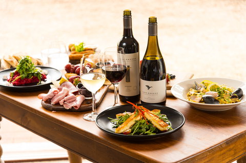 Lake Breeze Wines - Accommodation Mermaid Beach 2