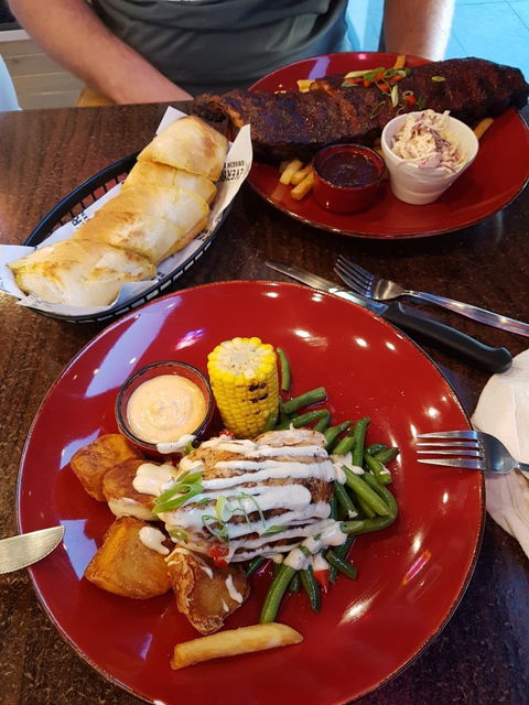 Everydays Smokin BBQ & Bar - Accommodation Mermaid Beach 6