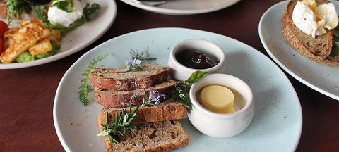 Bottola Restaurant - Accommodation Mermaid Beach 6