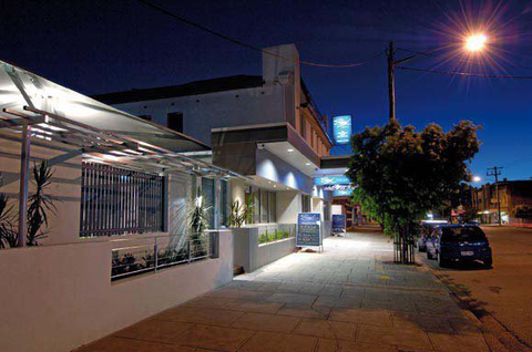 Bank Hotel - Accommodation Mermaid Beach 2