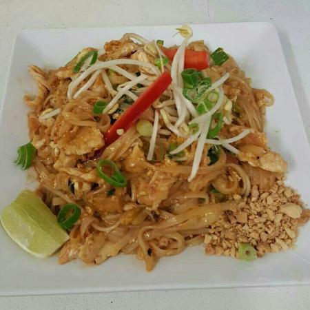 Dhok Koon Thai Restaurant - Accommodation Mermaid Beach 3