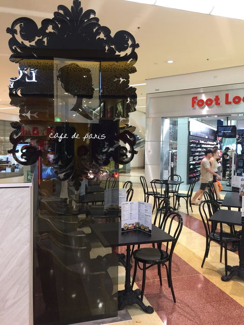 Cafe De Paris - Accommodation Mermaid Beach 1