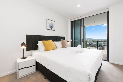 Arise Ivy And Eve - Accommodation Mermaid Beach 4